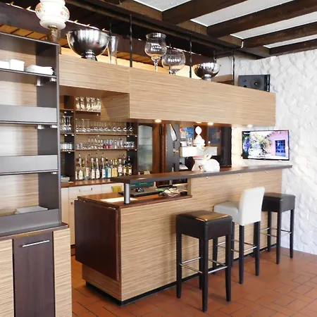 Romaeus Ξενοδοχείο *