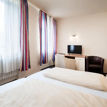 Romäus Hotel *